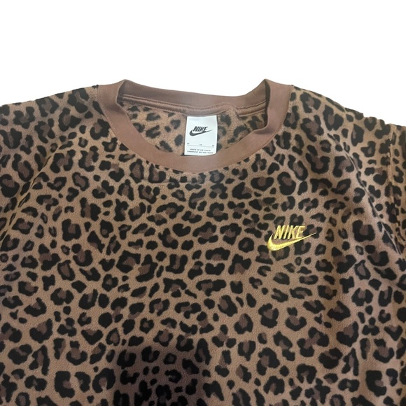 NIKE Sportswear Fleece All Over Animal Print Crew Sweatshirt - Picture 5 of 11